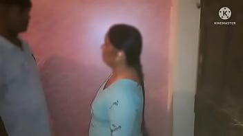 Riproduci Sabnam sexy scopa con il suo capo per soldi