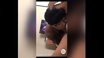 Jouer Pov de beautifuldevan en train de sucer ta chatte et de jouer avec ton clitoris