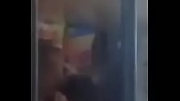 play 丈夫在床上操他的妻子