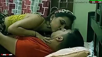 play Bella bhabhi sesso bollente con audio hindi chiaro