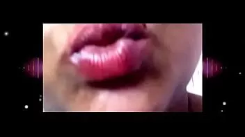 播放 戴绿帽子 - 巴士之旅泰米尔语性爱故事由 glima 阿姨