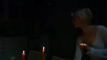 play Opkomst van de waterspuwers: sexy nachtjaponmeisje (hindi)