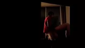 Reproducir Haciendo que este joven nativo heterosexual se vuelva loco rápido.