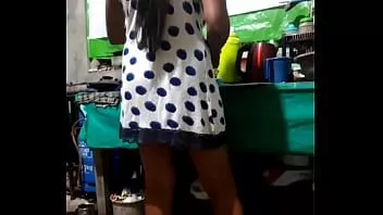 play 私の甘いデジの新しいガールフレンドは、彼女のお尻を見るために私をもっと興奮させます