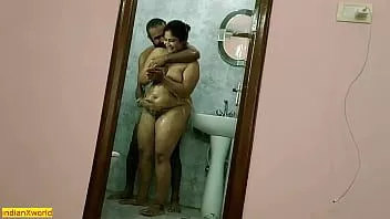 play Beautiful bhabhi hot sex with new hotel boy!! hot xxx