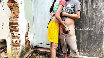 play असली भारतीय कॉलेज लड़की पैसे के लिए अजनबी के साथ भाड़ में जाओ
