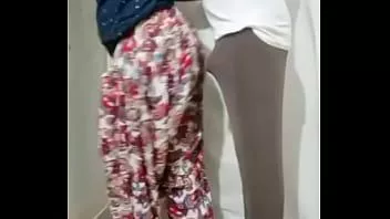 播放 性感的巴基斯坦妻子琥珀汗被她的丈夫玩