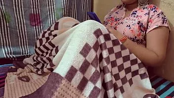 Redare Sora vitregă indiană a fost prinsă goală audio clar hindi