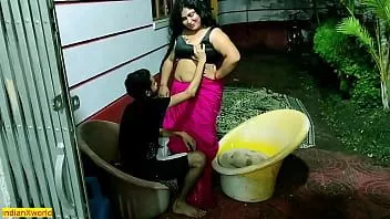 تشغيل منتديات XXX سوبر الساخنة جميلة bhabhi في الهواء الطلق الجنس !!! بصوت واضح