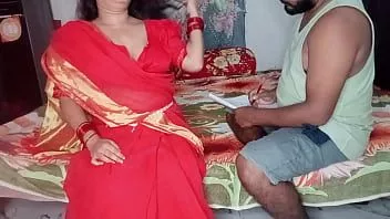 चलाएँ छात्र ने शिक्षक से स्तन दिखाने को कहा ताकि वह कमरिया बना सके