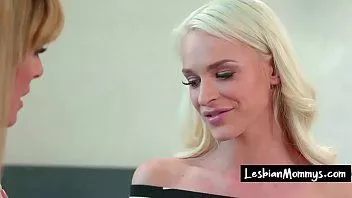 play علمني أمي وصفة الأسرة مثلية الأم الفتاة