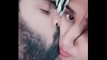 播放 斯瓦蒂·奈杜 (Swathi naidu) 与男友在床上浪漫