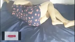 play 前女友三人组：当我的女朋友穿着优雅的衣服离开时，捕捉这一幕