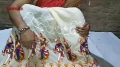 play Stomende ontmoetingen: Verlegen College Bhabhi's eerste keer in hete HD-groepsseks