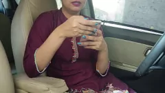 play Stomend videogesprek Autoseks: Verlegen Indiase Bhabhi's eerste keer met vriend