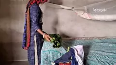 Jouer Desi Bhabhi a attrapé d'avoir un véritable sexe de jeu de jeu en plein air avec 18 ans