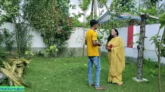 play Sexul dur și pasional al lui Desi Bhabhi cu un tânăr străin