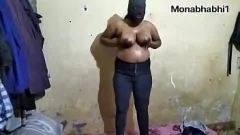 play Desi Bhabhiの官能的なオイルマッサージは筋金入りになります