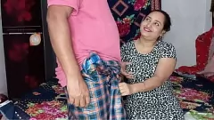 play Zakazana pasja pary indyjskiej: właściciel domu i opiekun Cumriya
