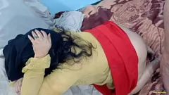 Reproduzir Punição anal muçulmana desi esposa depois de pego trapaceando no hijab