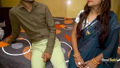 Odtwórz DESI BHABHI RENIT REZUSZENIE - Gorąca indyjska żona pieprzyła hardcore w doggystyle