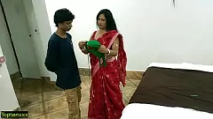 Oynat Desi Milf Krishna azgın sütyen Salesboy: Sıcak Anal Seks & Creampie ile Yaramaz alır!