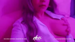 تشغيل Desi College Babe مع كبيرة الثدي المكشوفة في الطبقة العربية