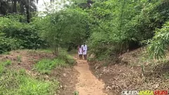 Reproducir Doctor negro le da a la adolescente de ébano húmedo una mierda y corrida