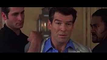 play 詹姆斯邦德的世界还不够 (1999)