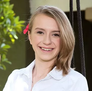 Pornoster Kristy May